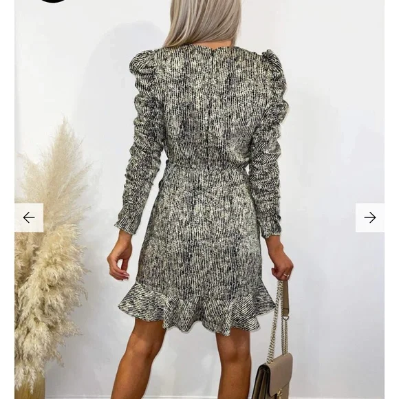 AX Paris Green Printed Ruched Sleeve Frill Hem Dress - Picture 5 of 11